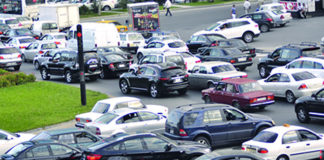 “Səhər, günorta, axşam eyni vəziyyətdir”: Binəqədi şosesindəki xaosun səbəbi nədir? – VİDEO