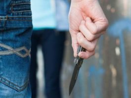 Binəqədidə ər-arvad bıçaqlandı – 18 yaşlı övladları tutuldu – VİDEO