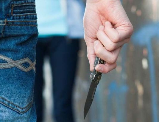 Binəqədidə ər-arvad bıçaqlandı – 18 yaşlı övladları tutuldu – VİDEO