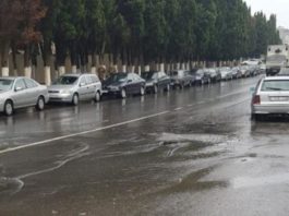 Bakının bəzi ərazilərində yağış kollektorlarında problem yaranıb – İcra başçıları hadisə yerində – FOTO