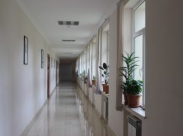Direktor məktəbin avadanlıqlarını söküb evinə aparıb? – Açıqlama