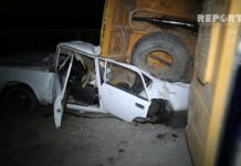 Binəqədidə “KamAZ” avtomobilin üzərinə aşdı – Ölənlər var kamaz-vaz-qeza-avariya-bineqedi