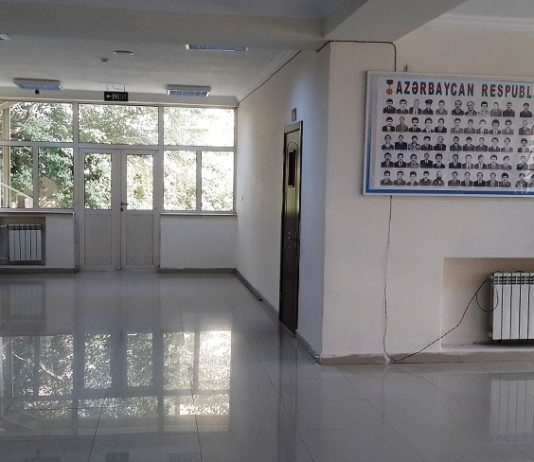 Məktəbli forması ilə bağlı münaqişə yaradan – 37 nəfər həbs olundu – Video bineqedi-mekteb-tehsil-binagadi1.jpg