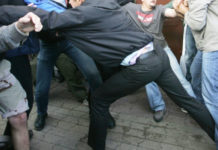 Binəqədidə taksi sürücüsü müştərisini xilas etməyə çalışdı, onu da bıçaqladılar bineqedi-dava