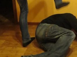 Borc mübahisəsinə qarışan qadın qonşusunun burnunu sındırdı dava-doyulme