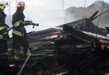 Binəqədidə mebel sexi və taxta materialları yanıb yangin taxta sexi