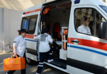 Məktəbdə 10-a yaxın şagird zəhərlənib tecili-yardim