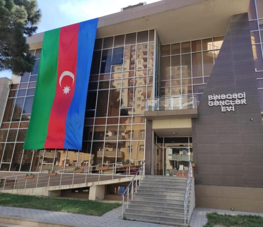Direktor: Gənclərin ideyalarını layihəyə çevirmələrinə dəstək göstərəcəyik – FOTO bineqedi-gencler-evi