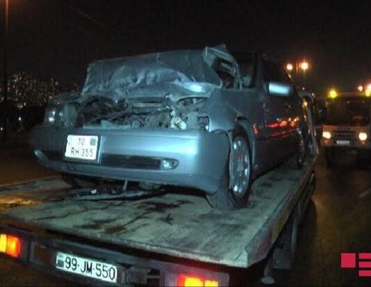 Bakıda bahalı qəza: Beş avtomobil bir-birinə çırpıldı – FOTO – VİDEO bineqedi-yol-qezasi