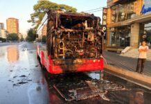 Binəqədidə sərnişin avtobusu yandı