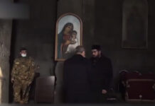 Erməni keşiş Paşinyanla əl sıxmaqdan imtina etdi – Video pasinyan-kilse