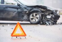 Binəqədidə avtomobil aşıb, ölən var