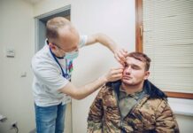 İsrailli yaşlı qadın vəfat etmiş ərinin gözünü Azərbaycan qazisinə bağışlayıb israilli-qadin