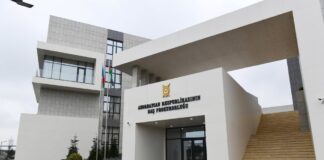 Prokurorluq liseydəki güllələnmə ilə bağlı məlumat yaydı bas-prokurorluq-bina