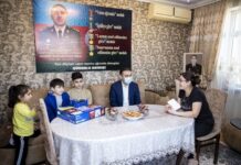 Agentlik sədri Binəqədidə şəhid polkovnik-leytenant Ruslan Tağıyevin ailəsini ziyarət edib bineqedi-sehid-ailesi