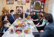 Binəqədidə yeni mənzillə təmin olunmuş şəhid ailəsi ziyarət edilib