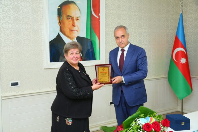 agamusa-axundovun-nevesi agamusa-axundovun-nevesi.png