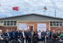 Binəqədi rayonu M. Ə. Rəsulzadə qəsəbəsində şəhid jurnalistin xatirə lövhəsinin açılışı olub – FOTOLAR bineqedi-sehid-jurnalist