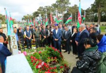 Binəqədi rayon ictimaiyyəti şəhidlərimizin anım mərasimində iştirak etdi – FOTOLAR binqedi-sehid-anim-fexri-xiyaban.png