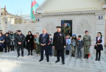 Şəhid İlqar Əhmədovun barelyefinin açılış mərasimi keçirilib – FOTOLAR bineqedi-sehid-barelyef.png