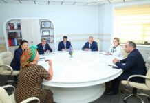 Binəqədi Rayon İcra Hakimiyyətinin başçısı növbəti vətəndaş qəbulu keçirib – Fotolar