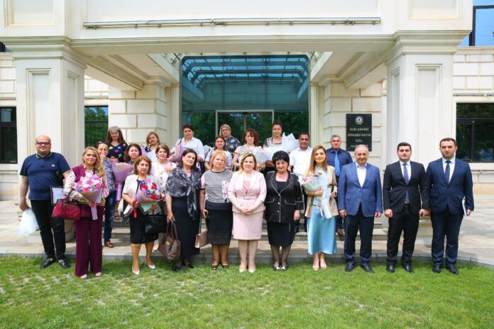 tibb-iscilerinin-pese-bayrami-bineqedi