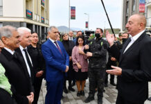 Prezident İlham Əliyev Füzuliyə köçən sakinlərlə görüşdü – Foto