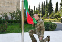 Prezident İlham Əliyev Ağdərə şəhərində Dövlət Bayrağını ucaldıb – Foto