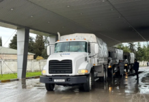 Azərbaycanın göndərdiyi humanitar yardımı daşıyan yük maşınları İrana keçdi – VİDEO – FOTO