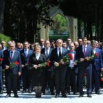 Binəqədi İH kollektivi Fəxri xiyabanda Ulu Öndər Heydər Əliyevin məzarını ziyarət edib – Foto