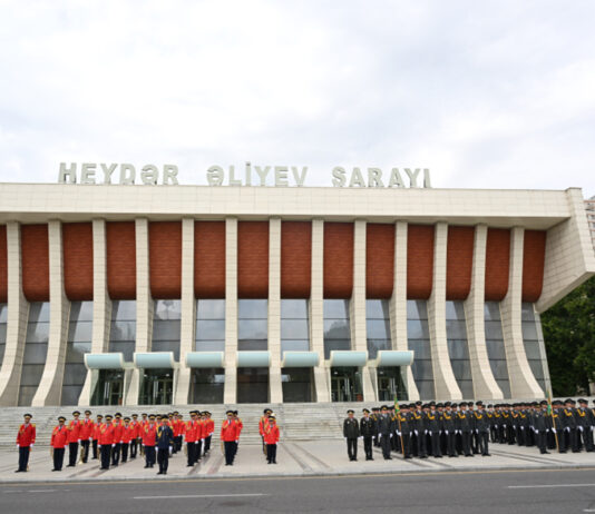 Azərbaycan Ordusunun 108 yaşı: Bakının küçələri hərbi yürüşlərlə əks-səda verir – FOTO