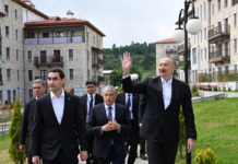 Prezidentlər Şuşada inşa edilmiş birinci yaşayış kompleksində – Foto