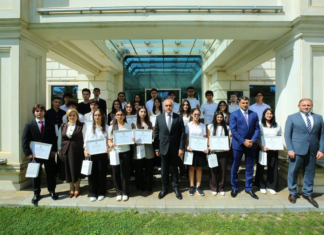 Qəbulda yüksək nəticə göstərən gənclərlə Binəqədidə görüş keçirildi – Foto