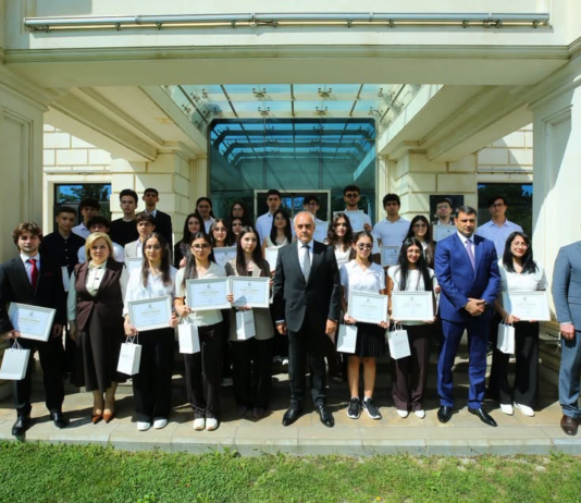 Qəbulda yüksək nəticə göstərən gənclərlə Binəqədidə görüş keçirildi – Foto