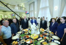 Binəqədidə ehsan süfrəsi açıldı – Foto